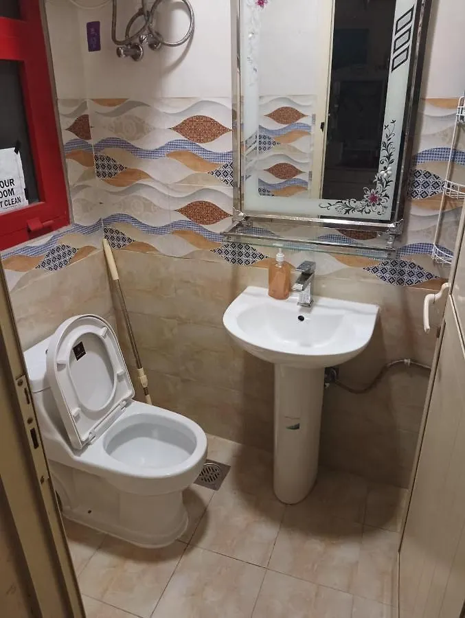Appartement Moon Backpackers , Al Rigga , Partition For Couples And For Singles à Dubaï